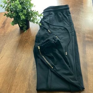 Zyia black peak zipper joggers XS